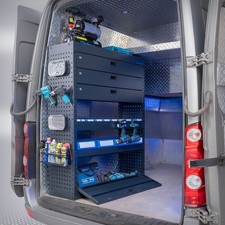 Fahrzeugeinrichtung  105 x 38